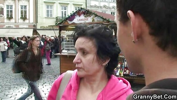 મનોરંજક અને વિચિત્ર મહિલાઓ એક નસીબદાર વ્યક્તિ સાથે બહાર સેકસી વીડીયો ફુલ સેકસી વીડિયો કરી રહી છે